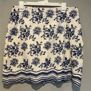 Women's LOFT Skirt - white with blue embroidery- about 19 in. In length Size 8